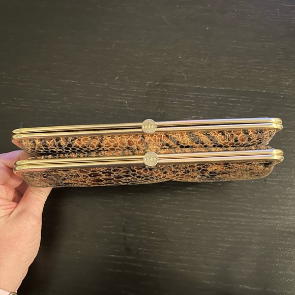 Fun HOBO full size wallet! - Picture 2 of 6